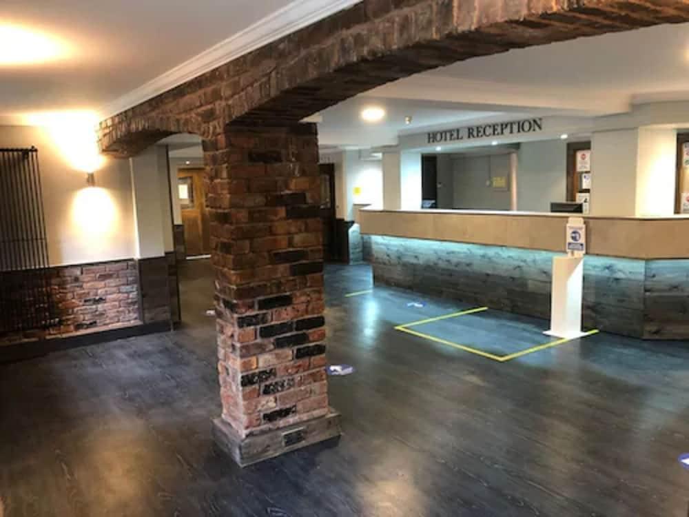 Fairways Lodge & Leisure Club Престуич Екстериор снимка