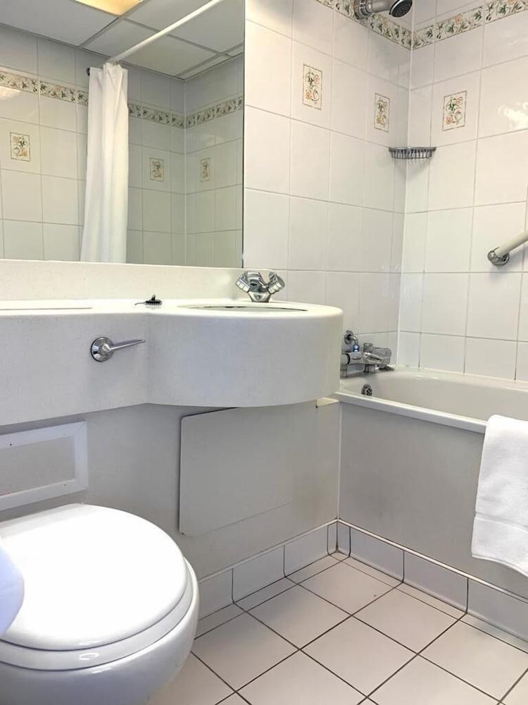 Fairways Lodge & Leisure Club Престуич Екстериор снимка
