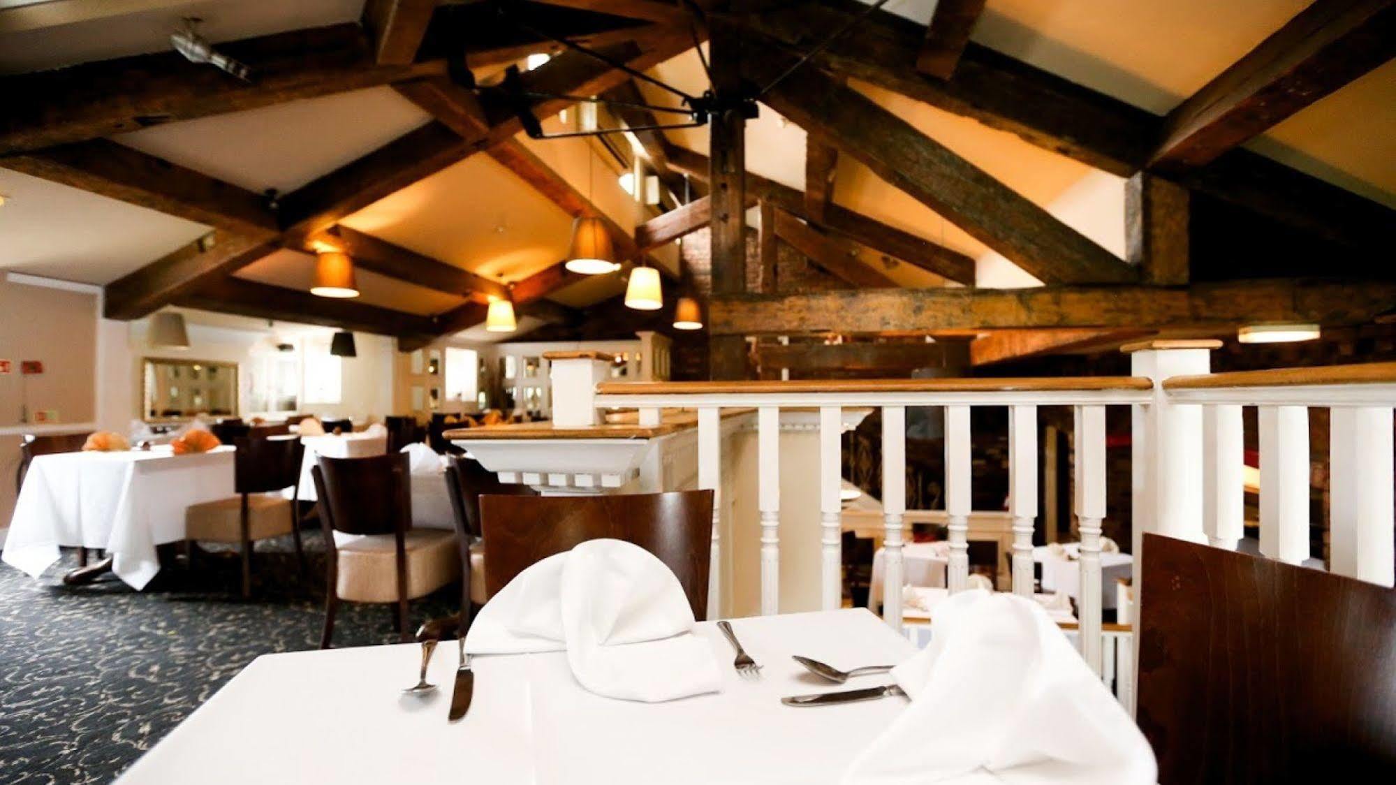 Fairways Lodge & Leisure Club Престуич Екстериор снимка