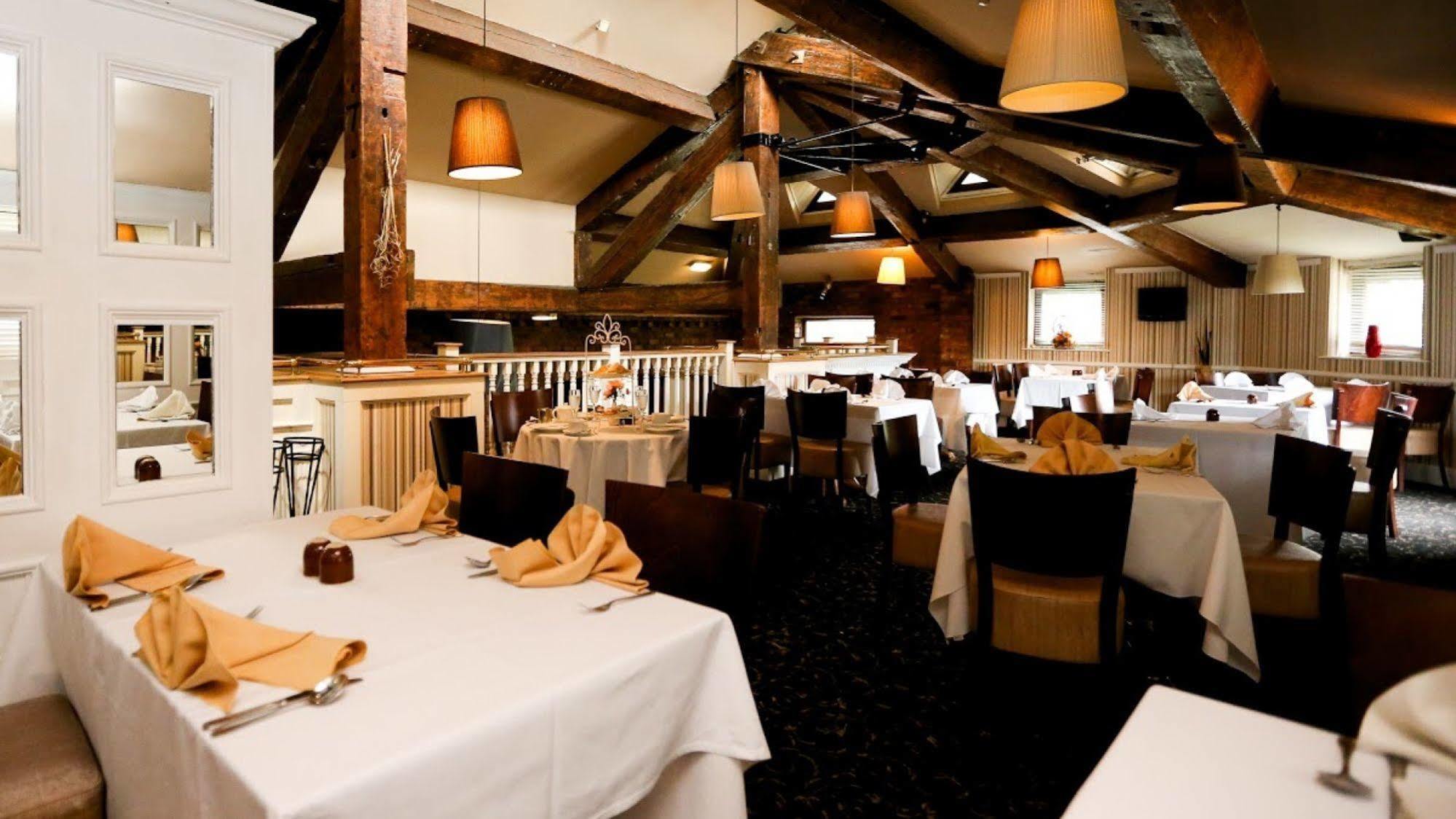 Fairways Lodge & Leisure Club Престуич Екстериор снимка