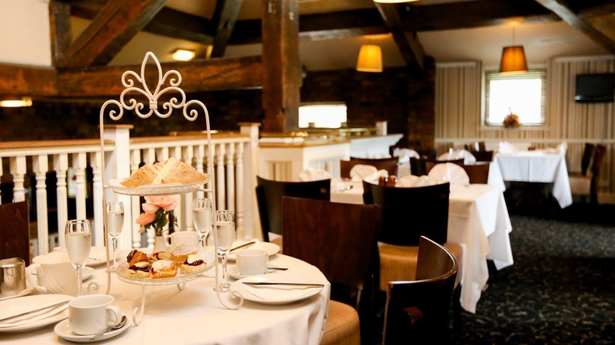 Fairways Lodge & Leisure Club Престуич Екстериор снимка