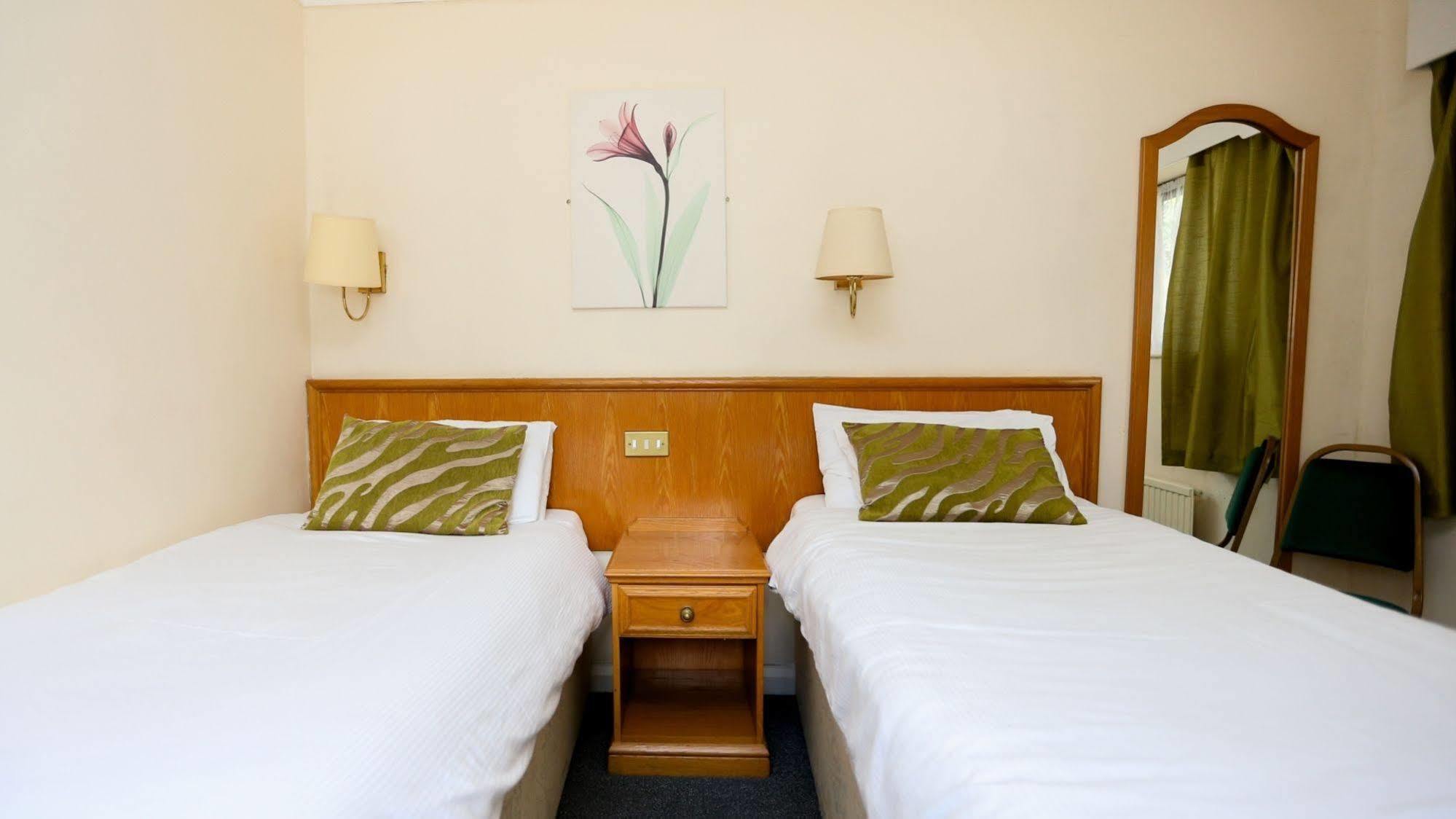 Fairways Lodge & Leisure Club Престуич Екстериор снимка
