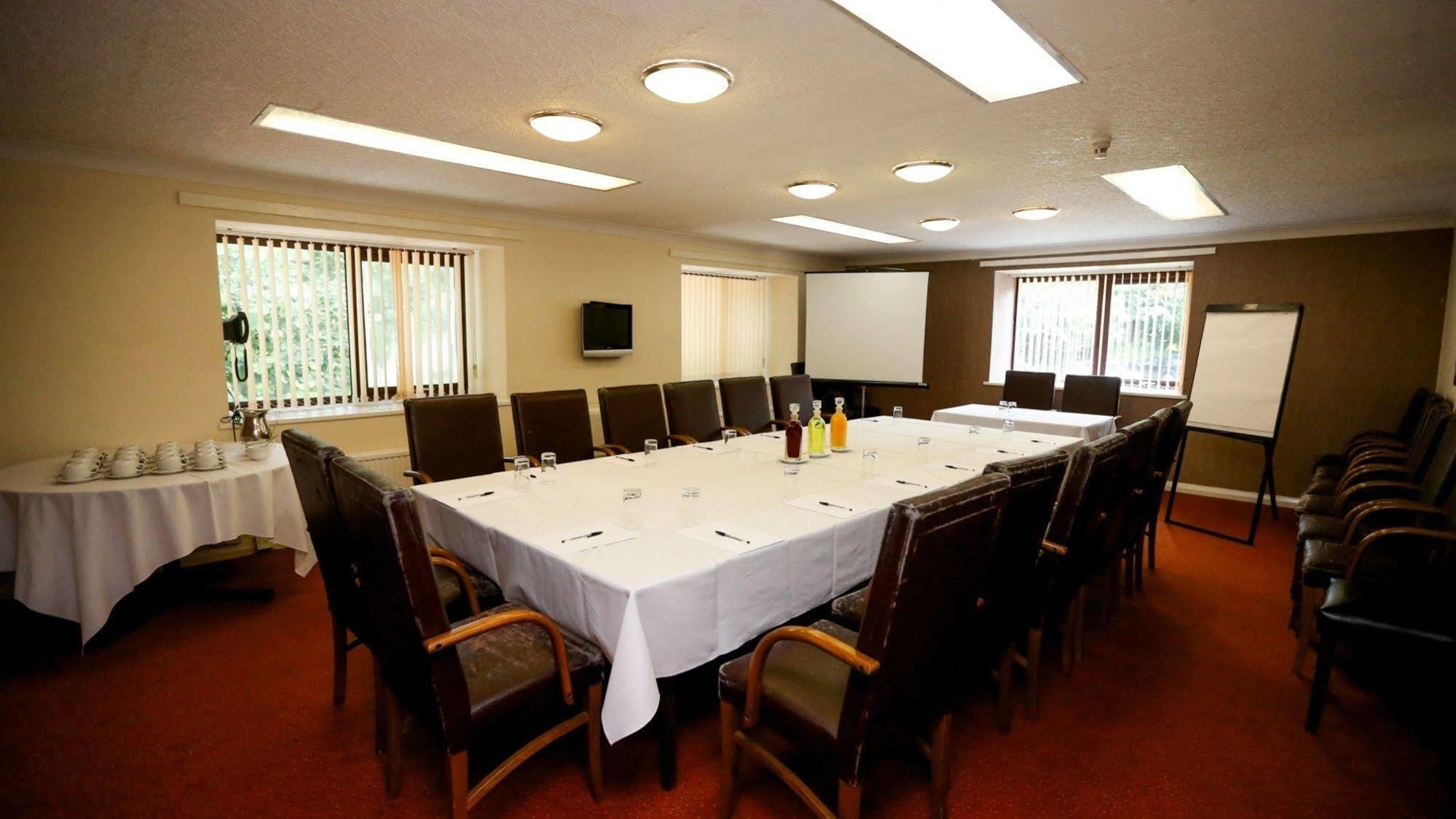 Fairways Lodge & Leisure Club Престуич Екстериор снимка